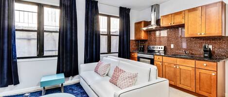 2 habitaciones y espacio para trabajar con laptop