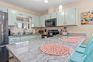 Private kitchen - Beaches Be Salty@PCB super cozy Townhome close to beach access and pet friendly (Panama City Beach)