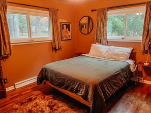 4 Schlafzimmer, Schreibtisch, Bügeleisen/Bügelbrett, WLAN