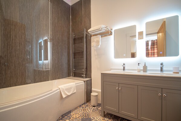 Apartment, 1 Bedroom | Bathroom - Gordonston Apartments (Inverness)