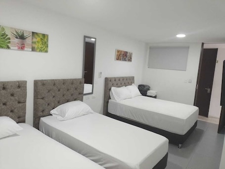 Standard Triple Room | Free WiFi. Med suites 94
