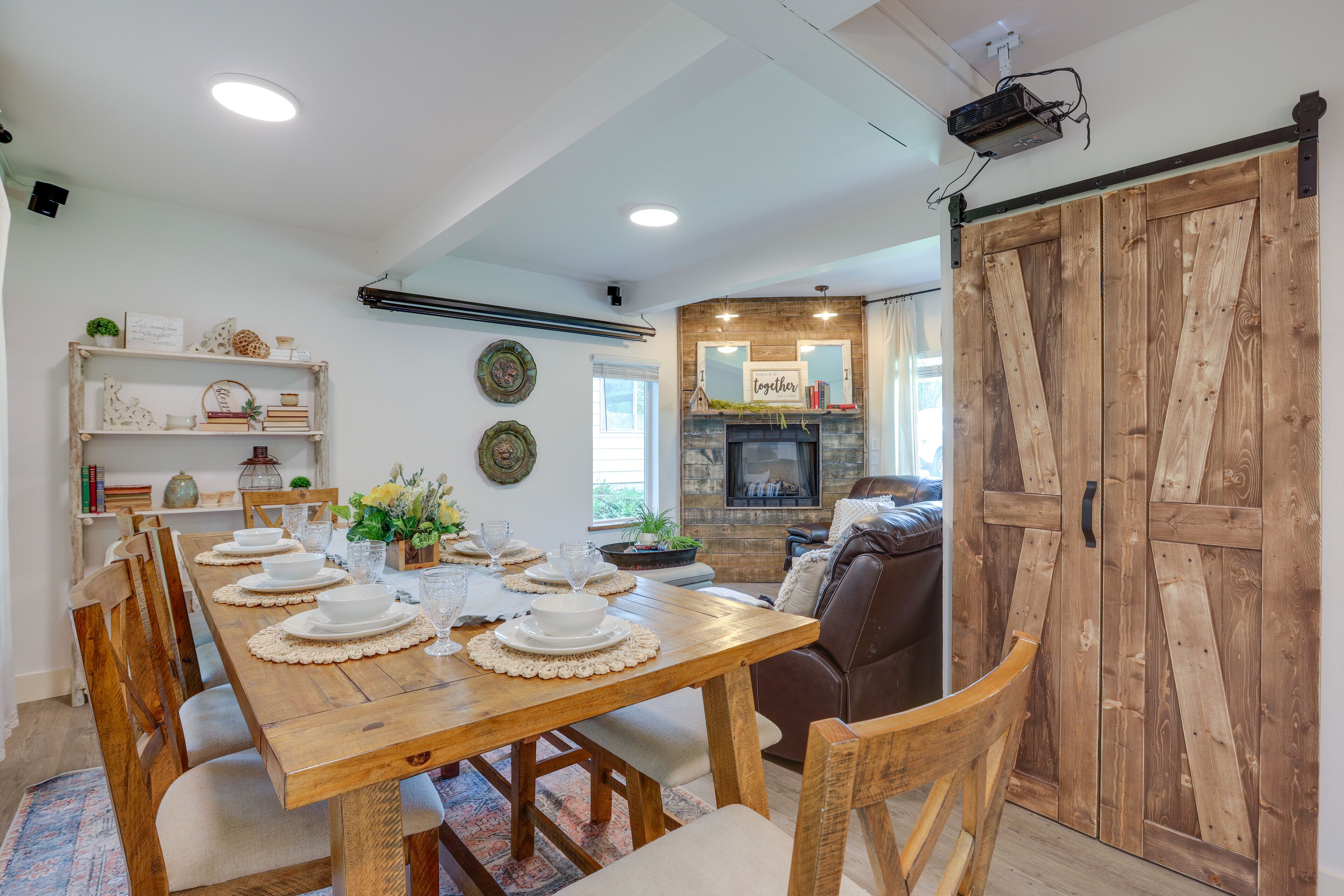 Farmhouse w/ Private Hot Tub < 1 Mile to Birch Bay