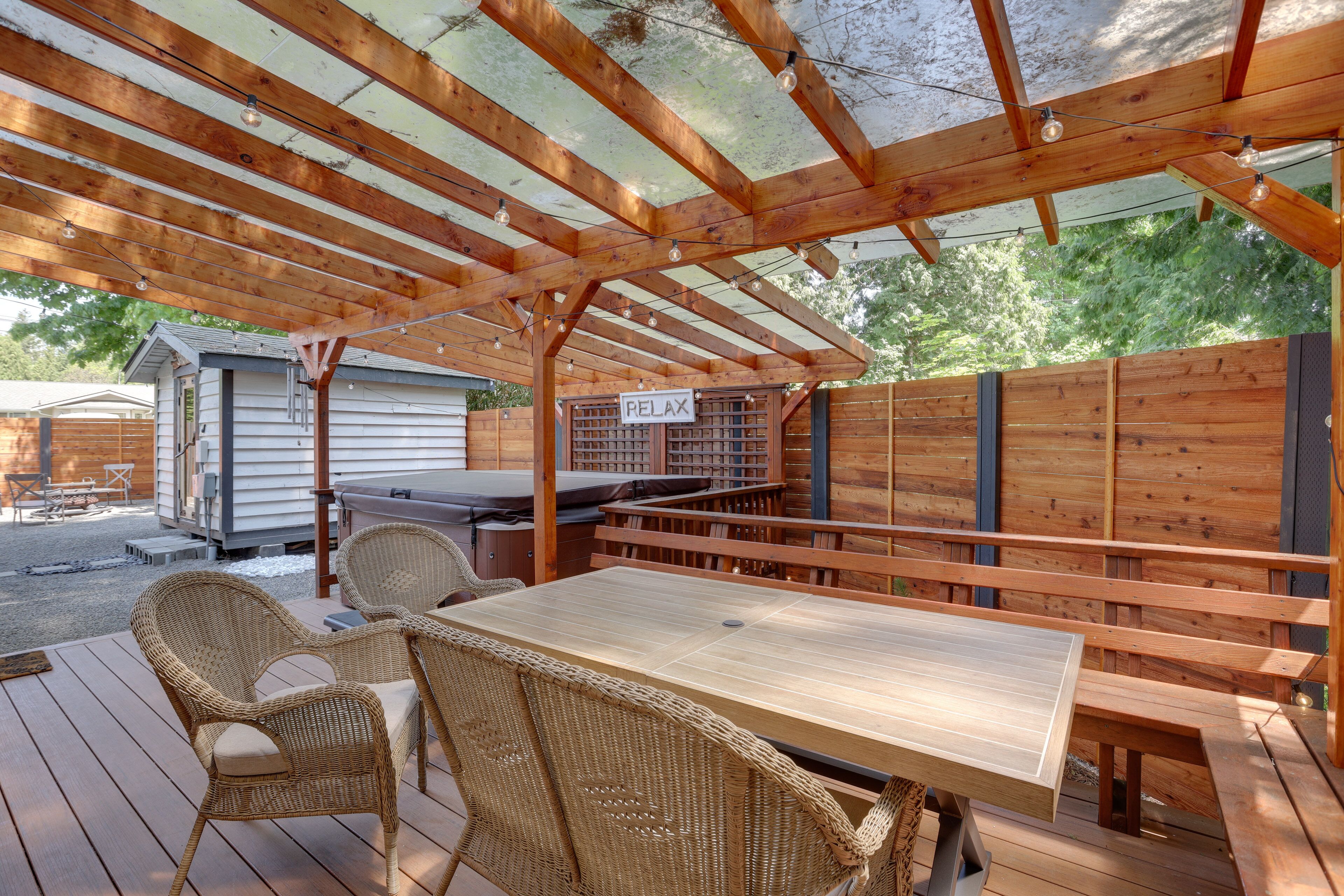 Outdoor dining