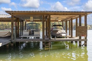 Pool - Lake Martin Getaway- lake front- sleeps 24 (Equality)