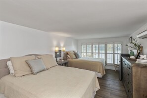 7 bedrooms, iron/ironing board, free WiFi, bed sheets - Lake Martin Getaway- lake front- sleeps 24 (Equality)