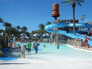 Pool - Almost Beachfront! Free Bikes Rental, Loaded, Pool (Destin)