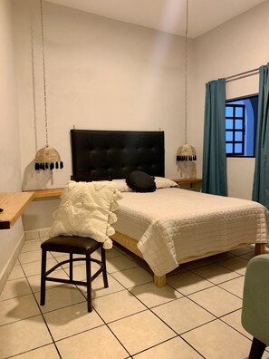 4 chambres, bureau, accès au Wi-Fi (inclus), literie fournie