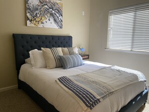 3 Schlafzimmer, Schreibtisch, Bügeleisen/Bügelbrett, Reisekinderbett