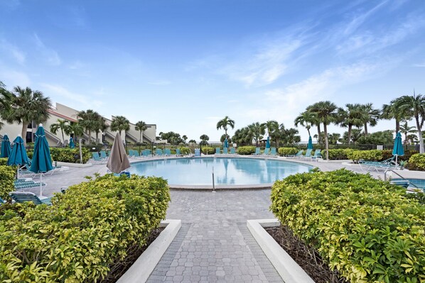 Outdoor pool, a heated pool
