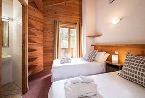 6 bedrooms, free WiFi, bed sheets