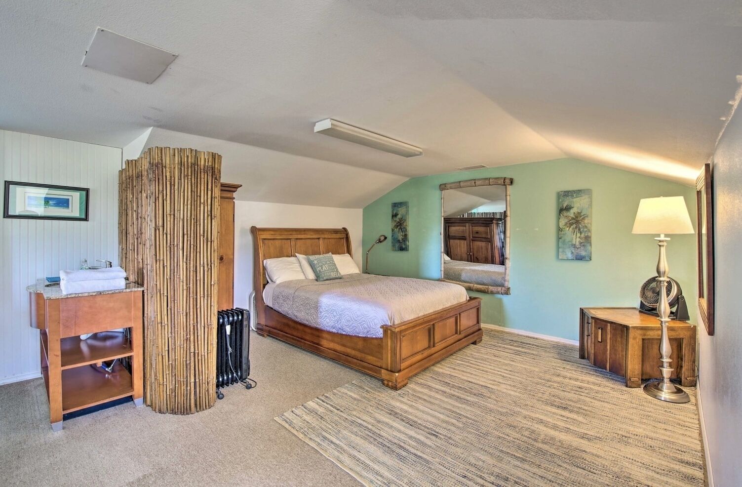 Iron/ironing board, free WiFi, bed sheets