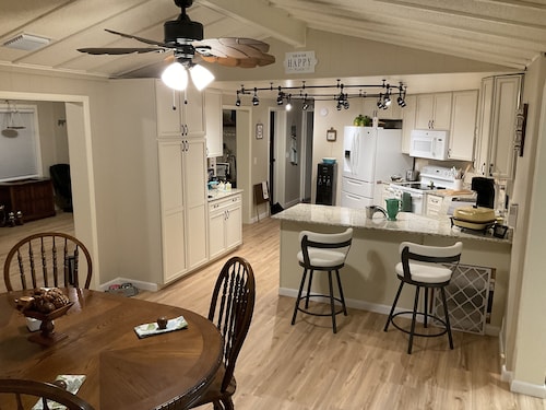 Green Acres! - Spacious secure home with ample boat parking for fishing & fun!