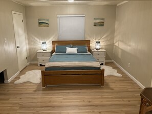 2 bedrooms, desk, free WiFi, bed sheets