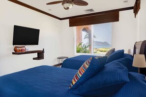 3 bedrooms, in-room safe, iron/ironing board, travel cot - Amazing Ocean Views: Luxury Apartment @ Los Sueños (Playa Herradura)