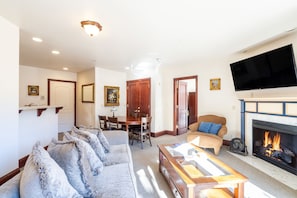Smart TV, fireplace - Breathtaking Ballard Views (Telluride)
