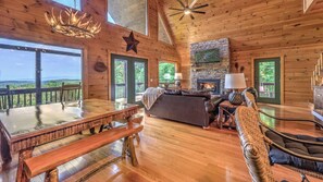 المنشأة من الداخل