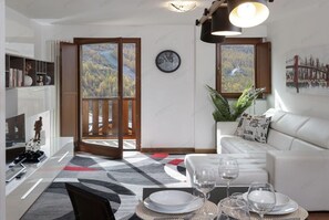 Smart TV, video games - Maison Skis Aux Pieds – Panoramic Ski-In/Ski-Out Apartment | Cervinia (Breuil-Cervinia)