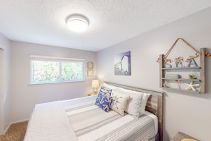 3 bedrooms, internet, bed sheets