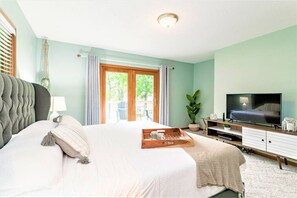 4 bedrooms, iron/ironing board, travel crib, free WiFi