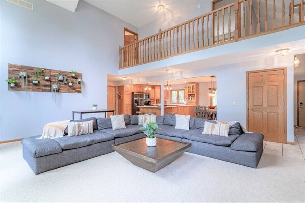 Fernseher, Kamin, Tischfußball