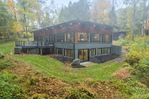 Charming 5 bed Mountain Home in National Preserve. Romantic peaceful getaway nea