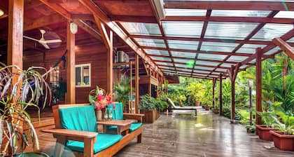 5 min Walk to Surf: Private 2BR/1BA + Ocean & Jungle Views