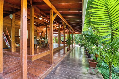 5 min Walk to Surf: Private 2BR/1BA + Ocean & Jungle Views