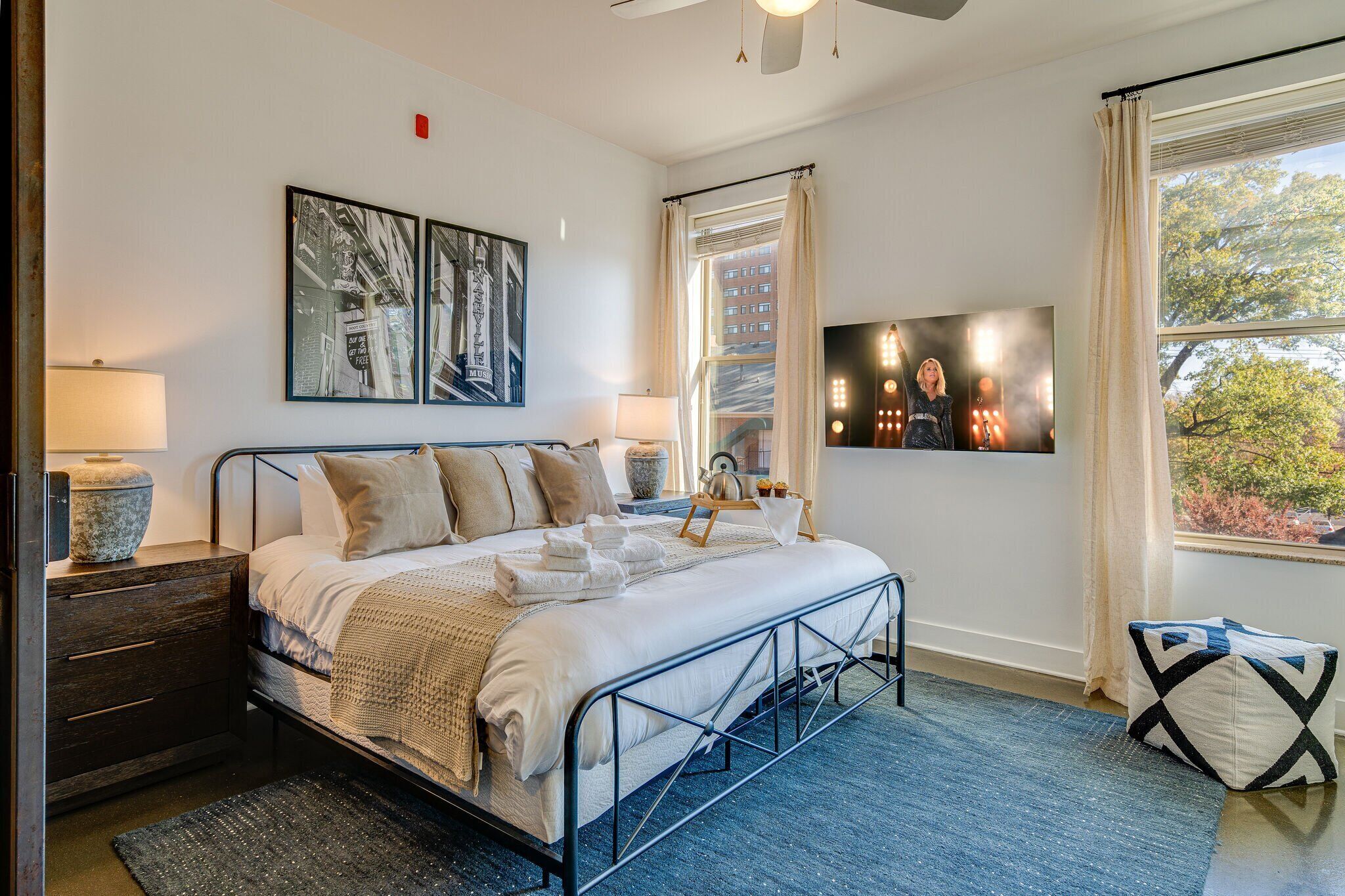 Lofts @30th-Mins 2 Broadway-Walk 2 Centennial Park