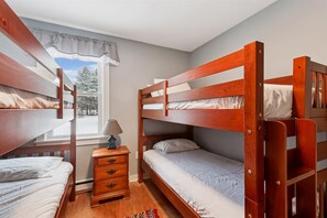 3 bedrooms, iron/ironing board, free WiFi, bed sheets