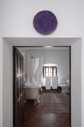 Bathtub