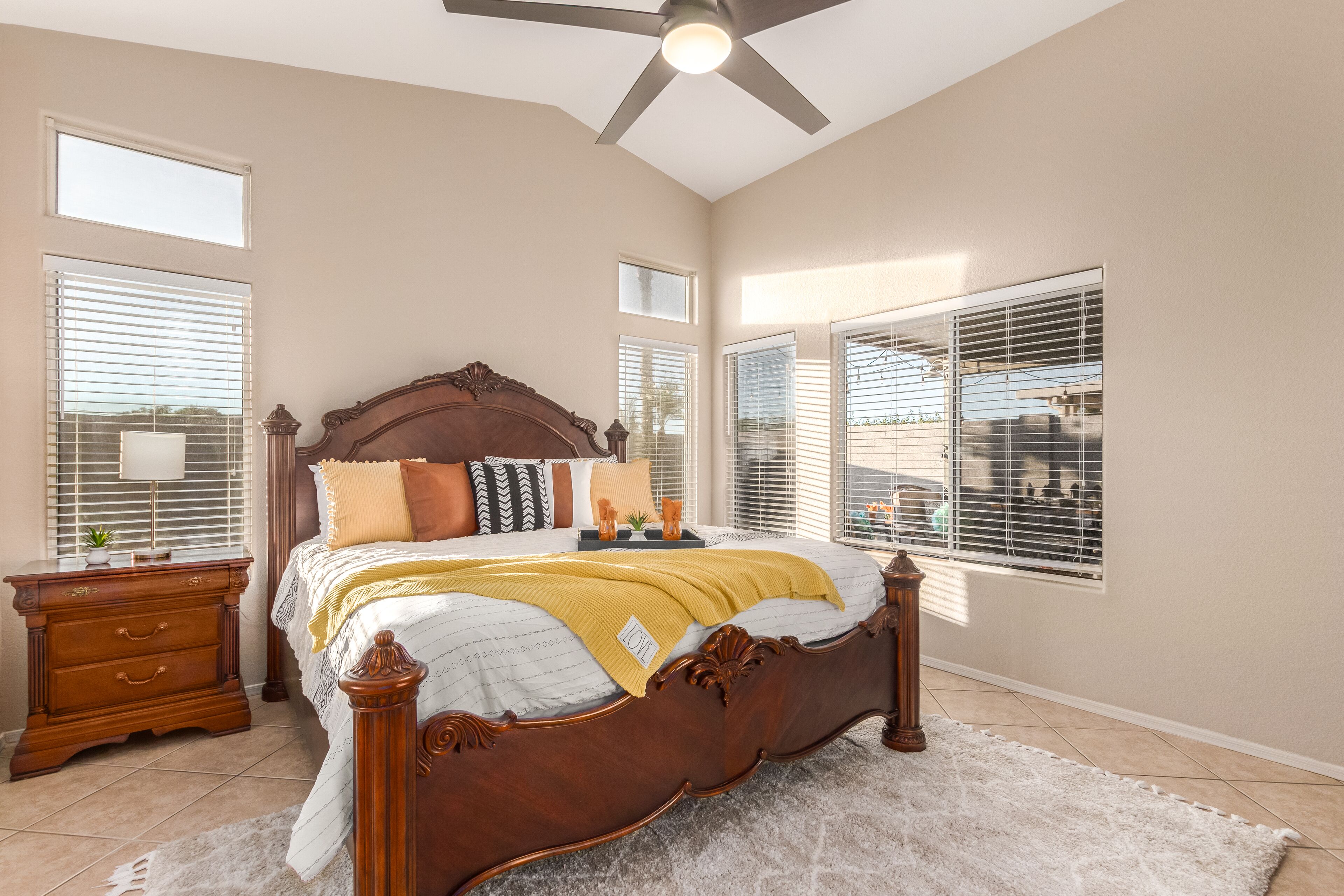 4 bedrooms, iron/ironing board, WiFi (free), bed sheets