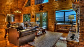 House, 3 Bedrooms | Living room