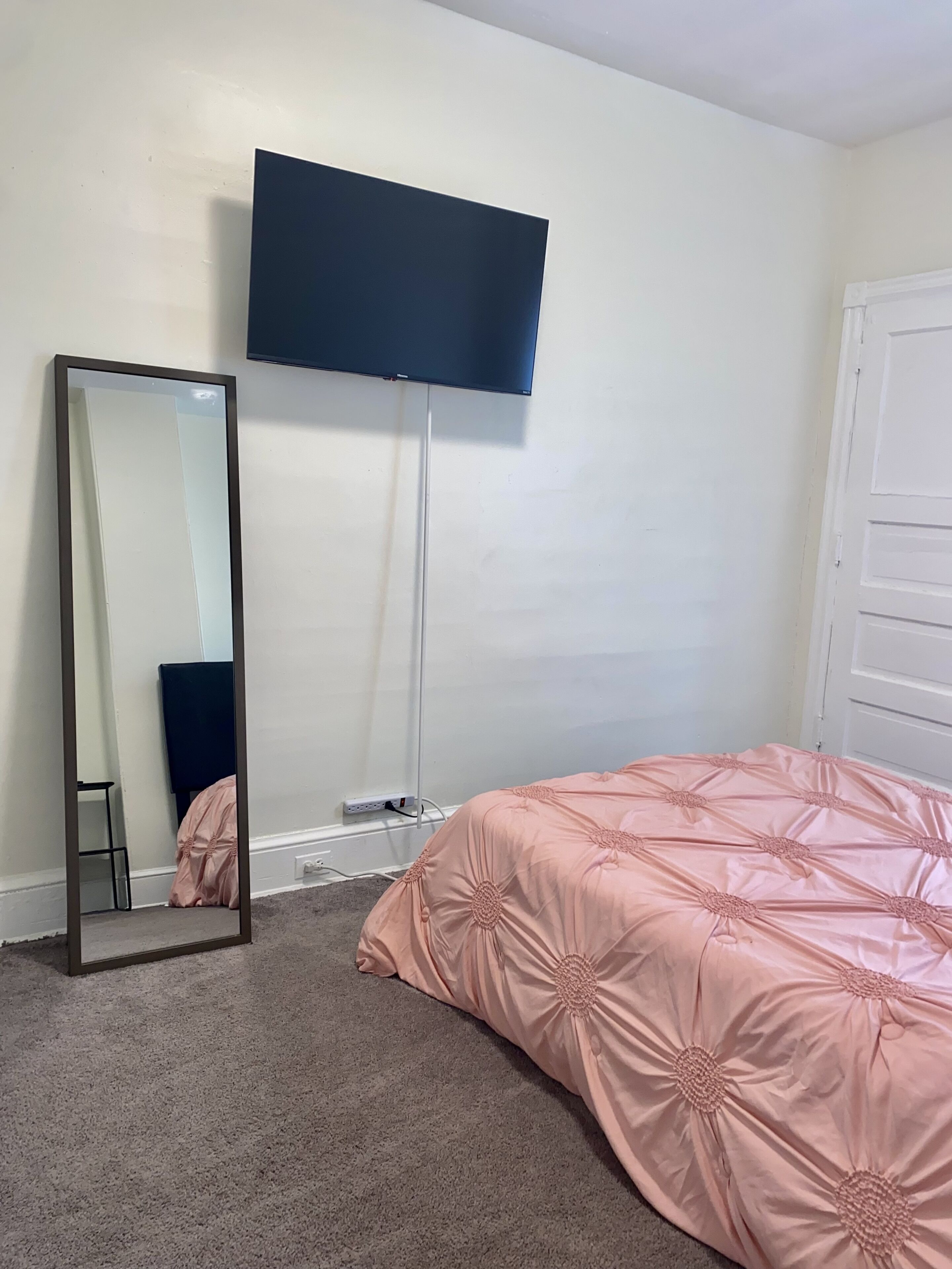 3 bedrooms, in-room safe, iron/ironing board, free WiFi