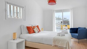 1 bedroom, iron/ironing board, WiFi, bed sheets - One bedroom Apt | Almada | Balcony w/River Views by Lisbeyond (Almada)