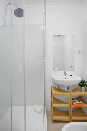 Hair dryer - One bedroom Apt | Almada | Balcony w/River Views by Lisbeyond (Almada)