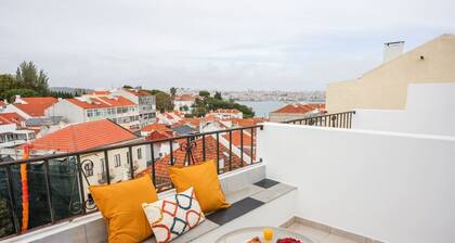 One bedroom Apt | Almada | Balcony w/River Views by Lisbeyond