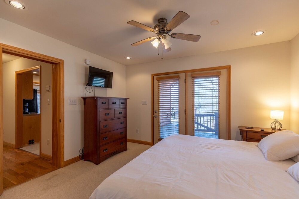 'Thistle Be Fun' Cabin 2 Mi to Ski Slope! Pet friendly, hot tub! Beech Mountain Vrbo