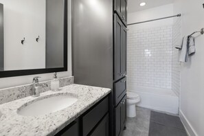 Tina con regadera y bidet 