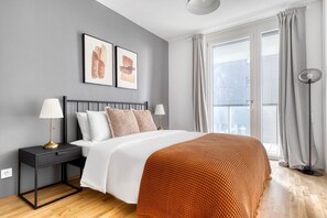 2 habitaciones, tabla de planchar con plancha, wifi y ropa de cama 