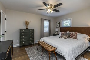 3 habitaciones, escritorio, tabla de planchar con plancha y wifi gratis 