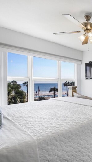 2 bedrooms, travel cot, free WiFi, bed sheets