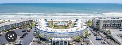 Crescent Sandpiper 214 OCEANFRONT -Oceanside pool Crescent Beach St Augustine