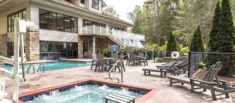 Cozy & Extra Spacious 2BR Chalet with Loft at MountainLoft Gatlinburg