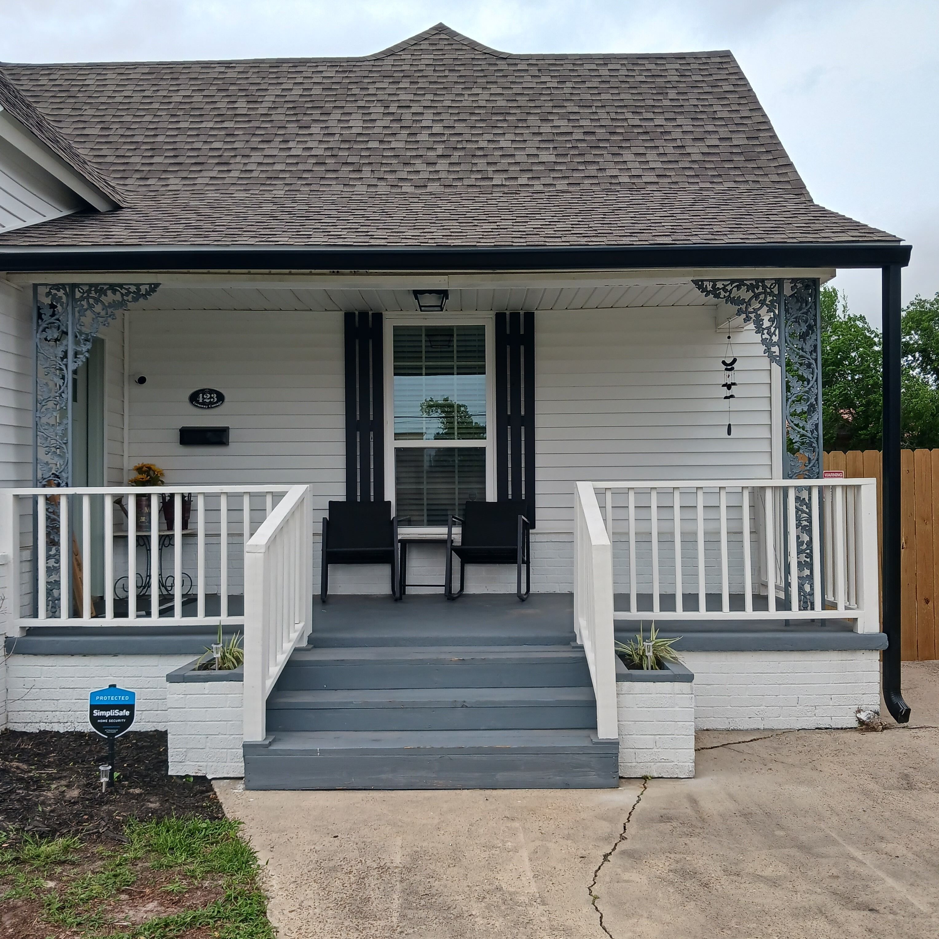 "Getaway Cottage" in the heart of Lake Charles