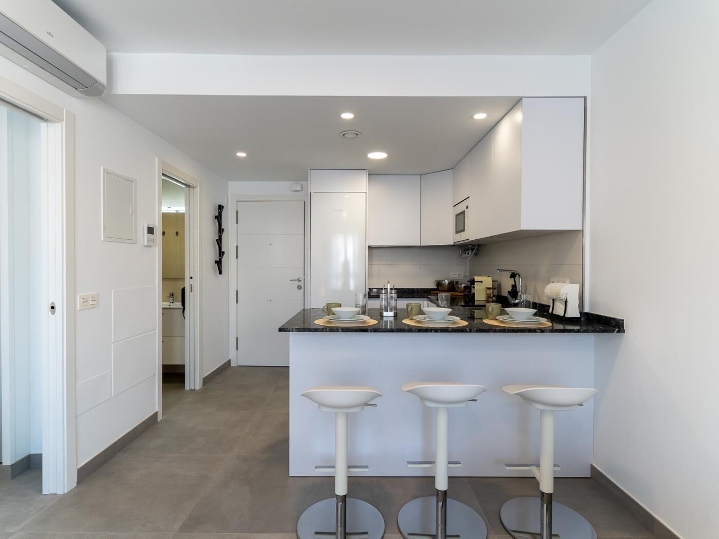 Refrigerador, microondas, horno y lavavajillas 