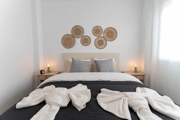 1 bedroom, iron/ironing board, internet, bed sheets