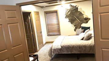 2 bedrooms, WiFi, bed sheets, wheelchair access