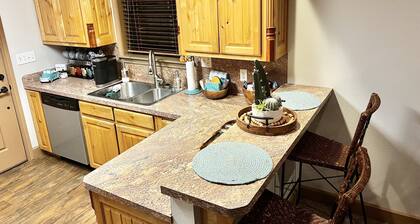 Quiet house in the country - 20 minutes from Canton and Lake Fork!