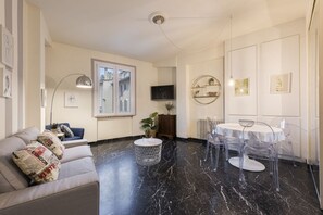 TV - Oriuolo Prestige in Florence by Mmega (Florence)