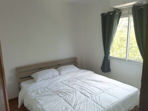 Basic Double Room, Shared Bathroom | Desk, free WiFi - YYK Homestay (Nakhon Chai Si)